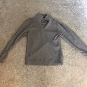 grey vineyard vines pull over
